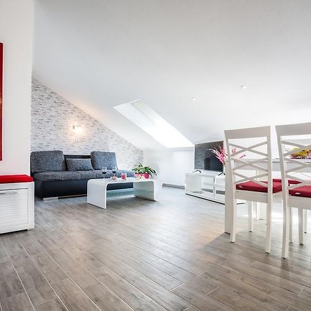 Apartments House Durdica Бол Стая снимка
