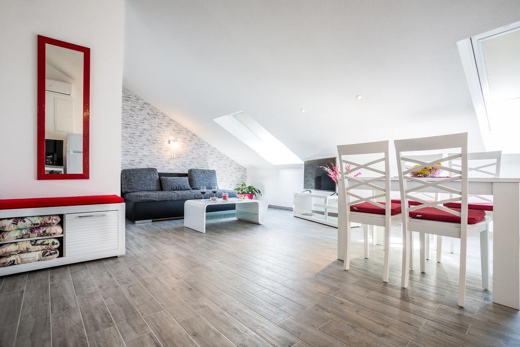 Apartments House Durdica Бол Стая снимка