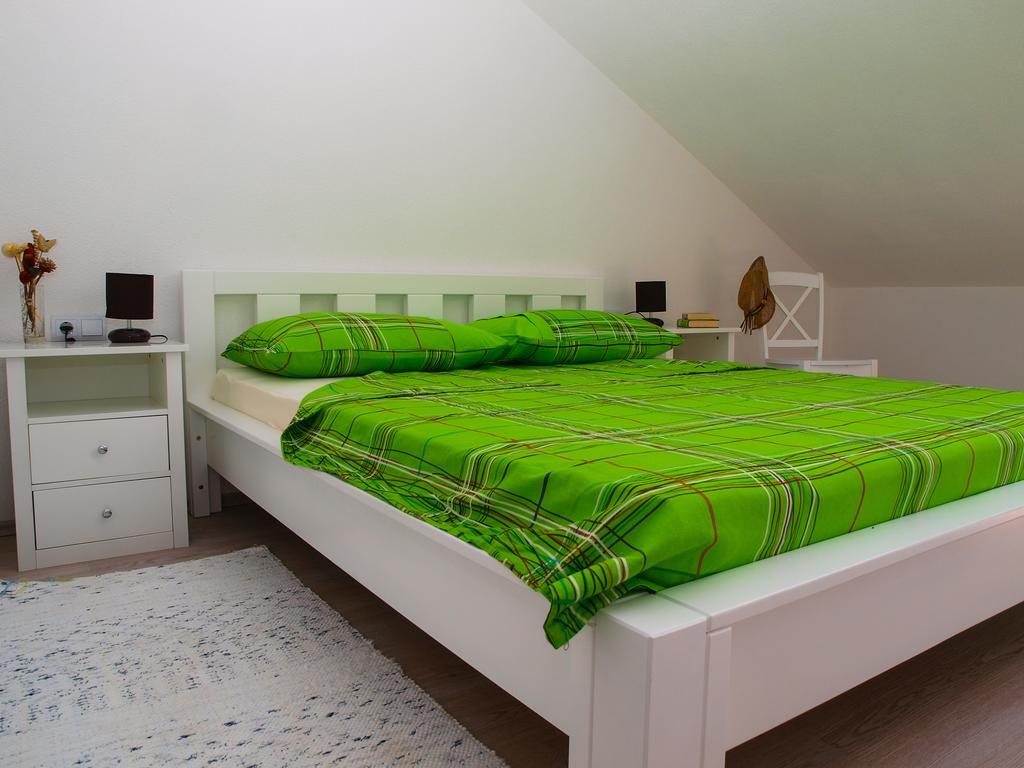 Apartments House Durdica Бол Стая снимка