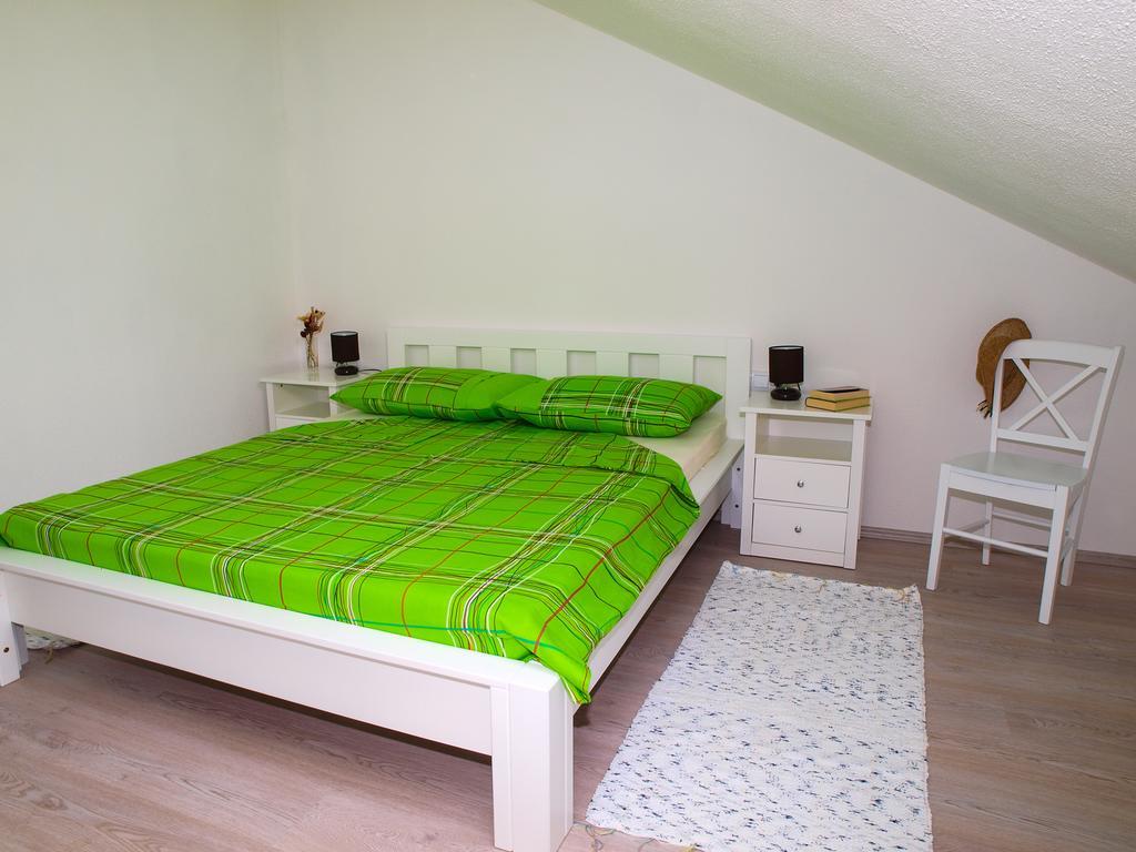 Apartments House Durdica Бол Стая снимка