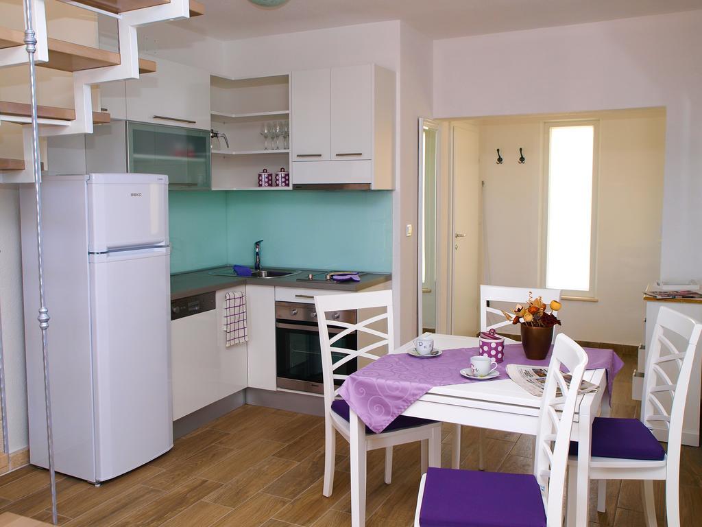 Apartments House Durdica Бол Стая снимка