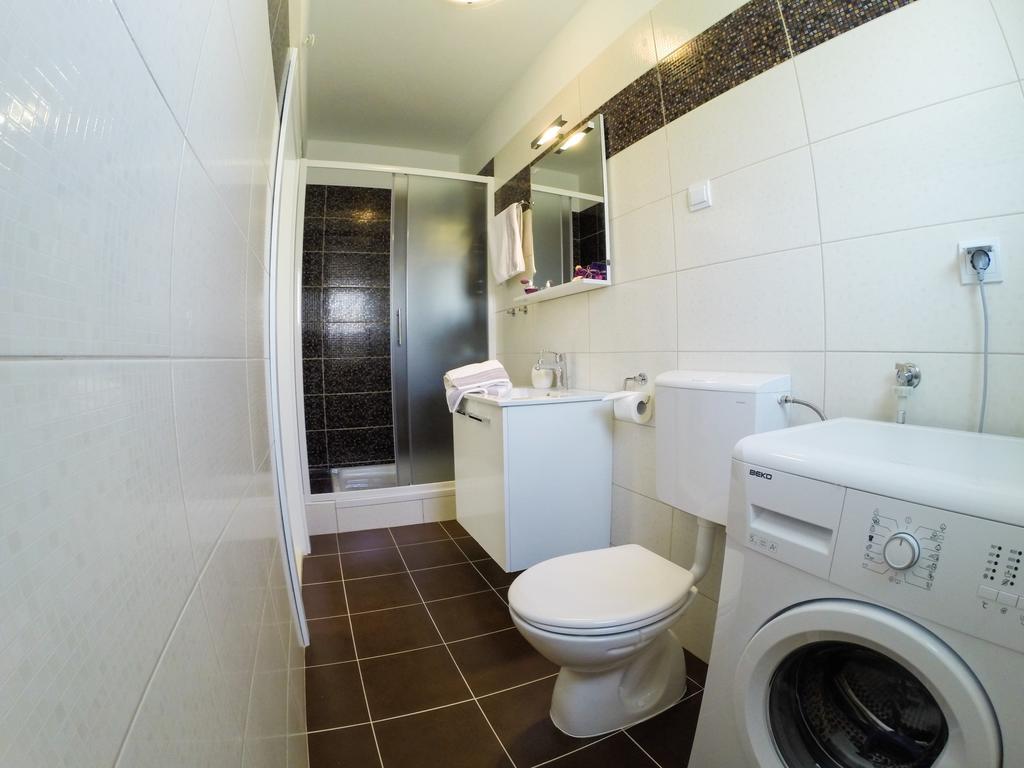 Apartments House Durdica Бол Стая снимка