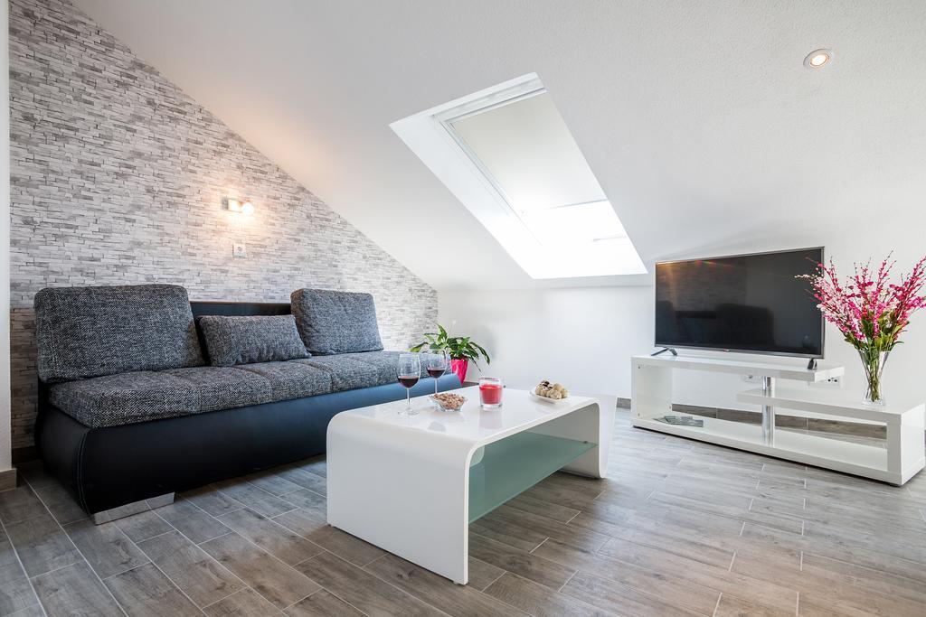 Apartments House Durdica Бол Стая снимка