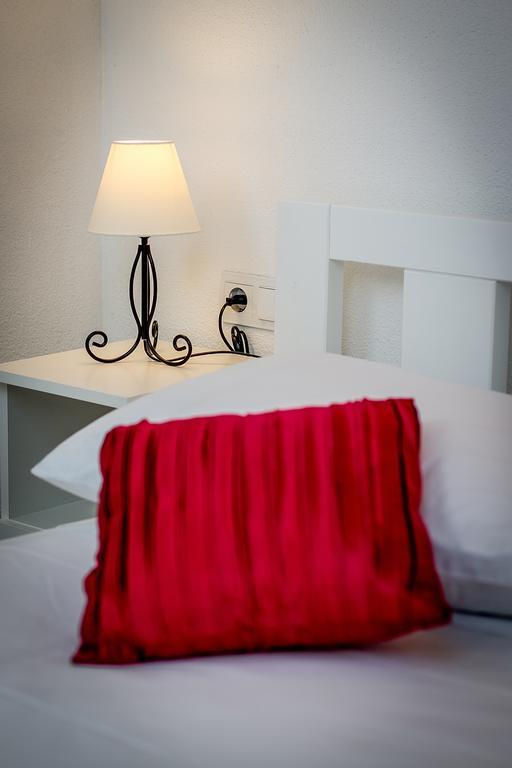 Apartments House Durdica Бол Стая снимка