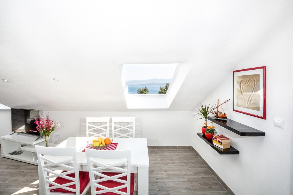 Apartments House Durdica Бол Стая снимка